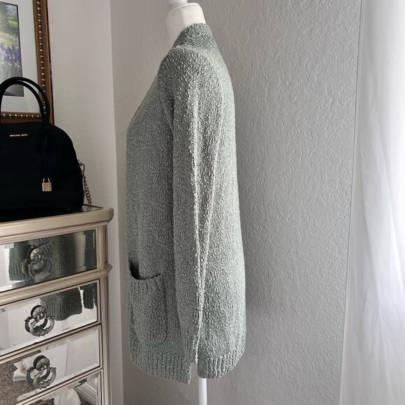 Barefoot Dreams Sage green cardigan - Picture 4 of 8